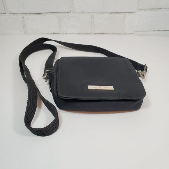Frankie and Johnnie black crossbody - Picture 2 of 9